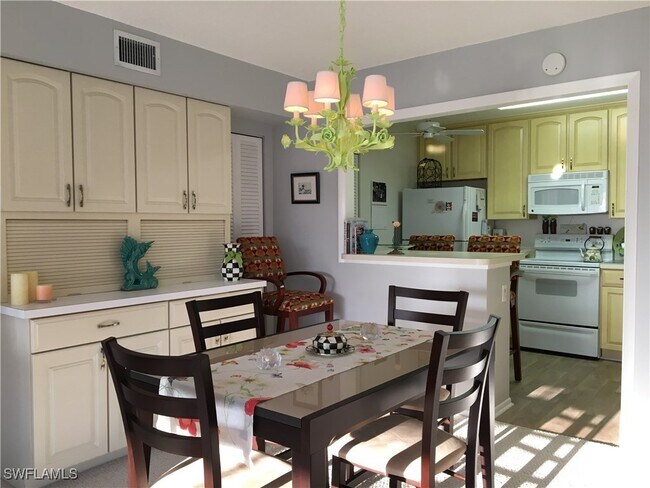 4140 Crayton Rd in Naples, FL - Building Photo - Building Photo