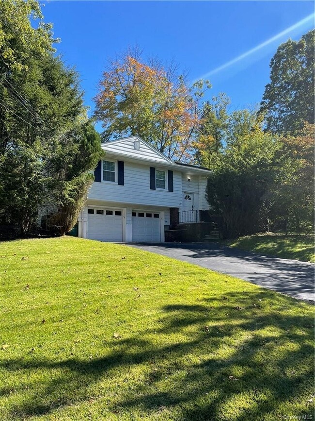 property at 7 Castle Dr