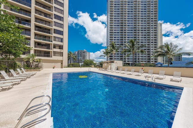 411 Hobron Ln in Honolulu, HI - Foto de edificio - Building Photo