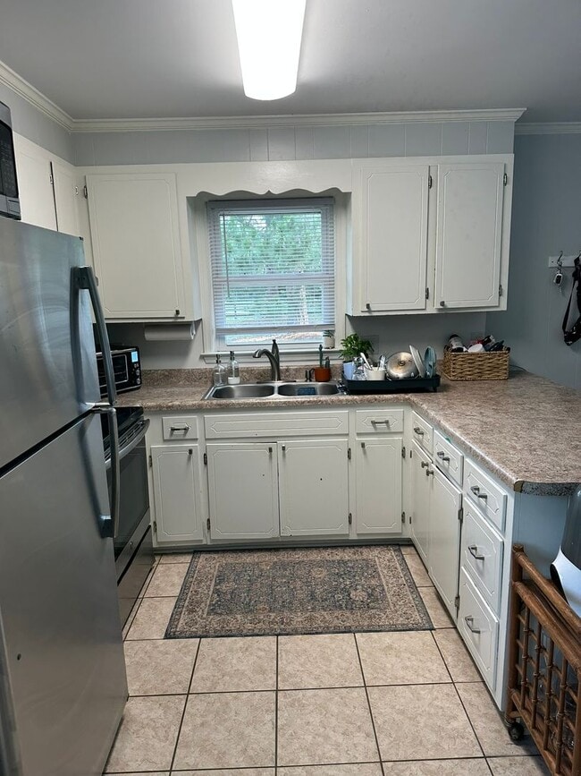 135 Hollis Ln in Wilmington, NC - Building Photo - Building Photo