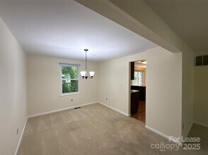 6616 Wannamaker Ln in Charlotte, NC - Foto de edificio - Building Photo