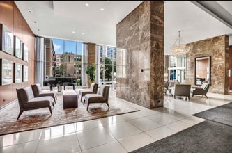 655 W Irving Park Rd, Unit 401 in Chicago, IL - Building Photo - Building Photo