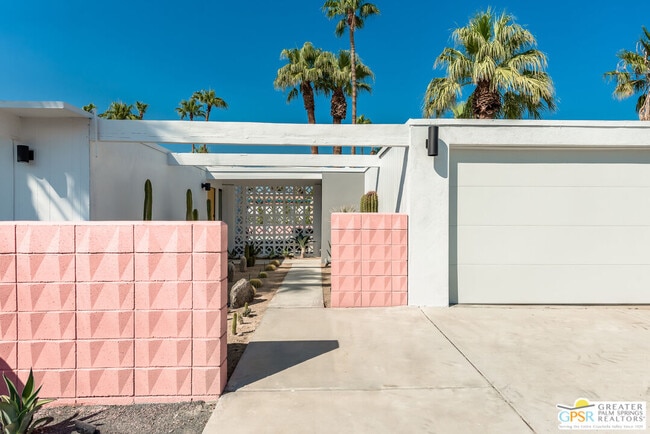 750 E Alexander Way in Palm Springs, CA - Building Photo - Building Photo