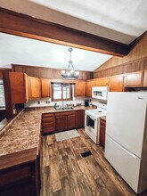 1008 W Singing Woods Rd in Edelstein, IL - Building Photo - Building Photo