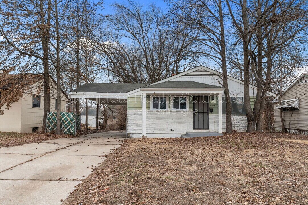 10769 Spring Garden Dr in St. Louis, MO - Building Photo