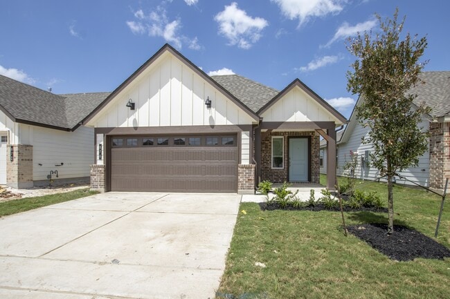 property at 876 Kickapoo Ln