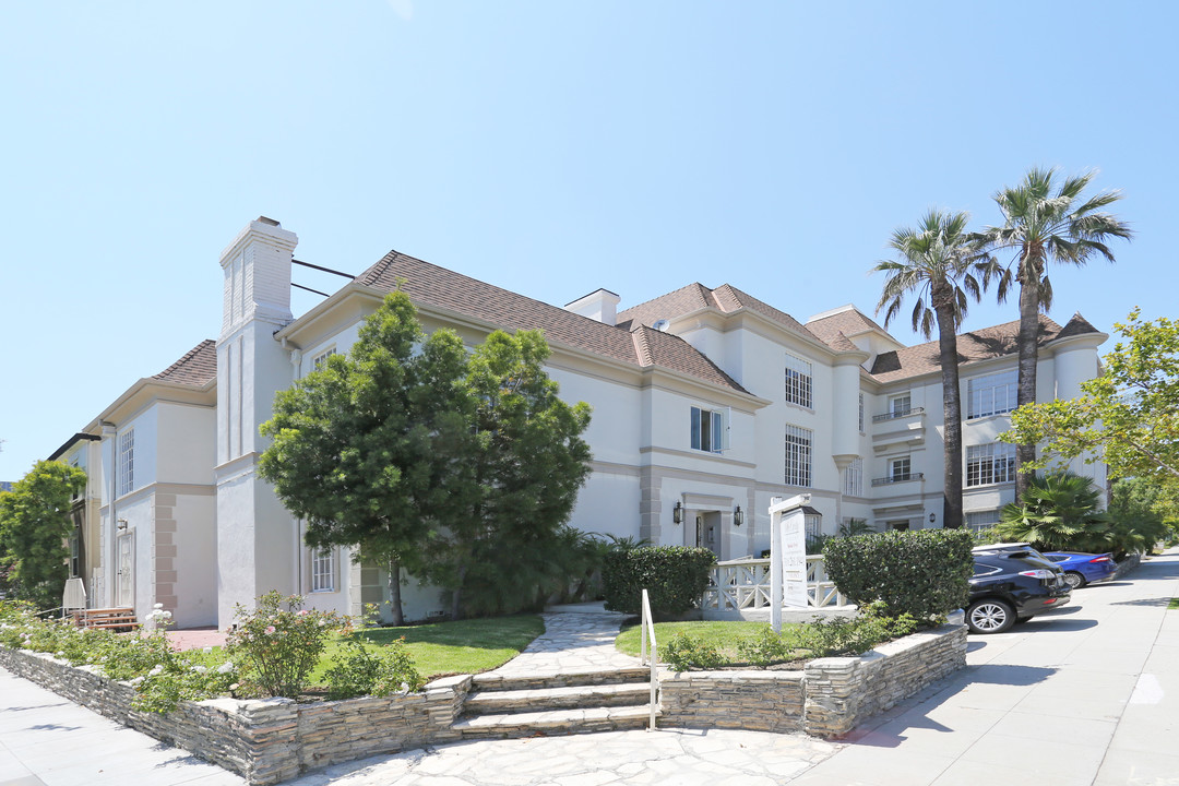 355 S McCarty Dr in Beverly Hills, CA - Foto de edificio