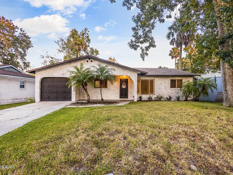1939 Blake Pl in Daytona Beach, FL - Building Photo