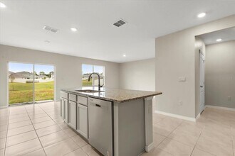 5246 Mahogany Dr in Mount Dora, FL - Building Photo - Building Photo