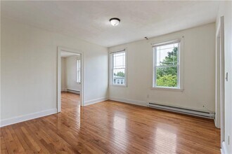 11 Roosevelt St in North Providence, RI - Building Photo - Building Photo