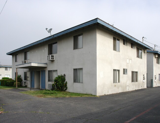 9271 Wheeler Ct in Fontana, CA - Foto de edificio - Building Photo