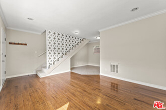 1015 Ashland Ave in Santa Monica, CA - Building Photo - Building Photo