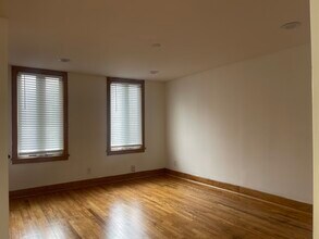 1239 N Cleaver St, Unit 2 in Chicago, IL - Foto de edificio - Building Photo