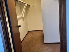 608 Capps Ln in Ukiah, CA - Building Photo - Building Photo