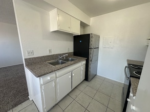 2508 E Mesquite Ave in Las Vegas, NV - Building Photo - Building Photo