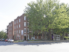 5652 W Sherbrooke O Apartments