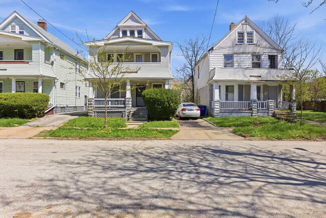 property at 2935 E 121st St