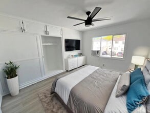 349 N Palm Dr in Beverly Hills, CA - Building Photo - Building Photo
