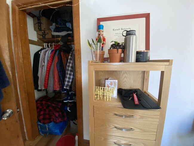 40 Jay St, Unit B in Cambridge, MA - Foto de edificio - Building Photo