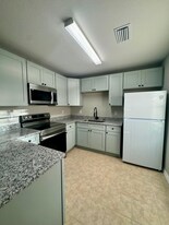 197 Dairy Rd in Auburndale, FL - Building Photo