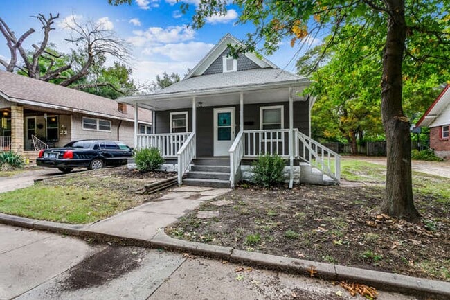 230 N Estelle St in Wichita, KS - Building Photo - Building Photo