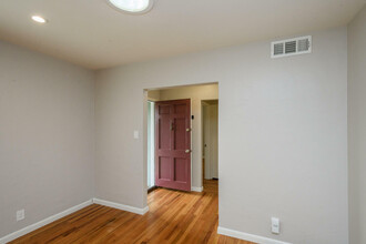 3902 Donner St in San Mateo, CA - Building Photo - Building Photo