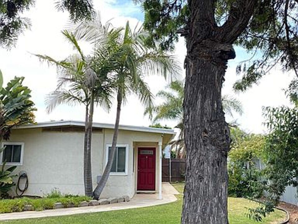 819 7th St in Imperial Beach, CA - Foto de edificio