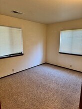 1585 Arroyo Manor Dr in Redding, CA - Building Photo - Building Photo