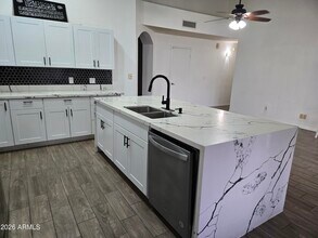 4784 W Oraibi Dr in Glendale, AZ - Building Photo - Building Photo