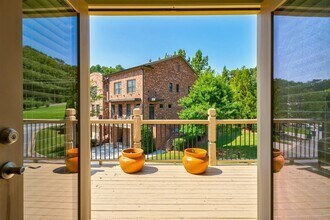 3130 Chestnut Woods Dr in Doraville, GA - Building Photo - Building Photo