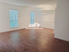 361 N Post Oak Ln in Houston, TX - Building Photo - Building Photo