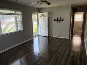 909 Idlewild Dr in Evansville, IN - Building Photo - Building Photo