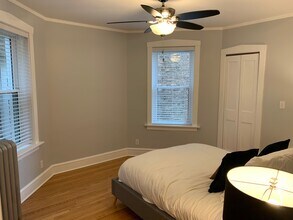2439 W Foster Ave in Chicago, IL - Building Photo - Building Photo