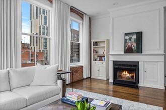 6 Edgerly Pl, Unit 401 in Boston, MA - Building Photo - Building Photo