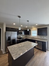 1752 Friendly Rd in Dunn, NC - Foto de edificio - Building Photo