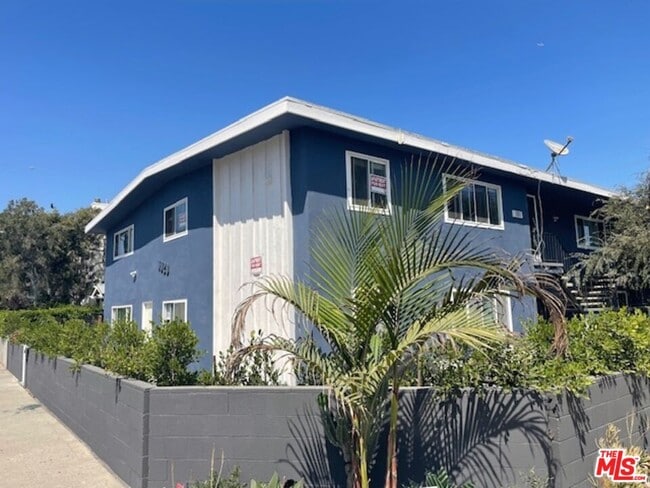 property at 3320 Pacific Ave