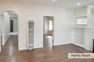 1234 W 37th Dr, Unit 0 in Los Angeles, CA - Building Photo - Building Photo