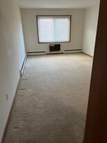 529 17th Ave N, Unit 1 bedroom in Hopkins, MN - Building Photo