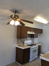 2924 Diamond St, Unit 4 in Rosamond, CA - Foto de edificio - Building Photo