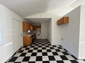 306 N Pool St in Austin, AR - Foto de edificio - Building Photo