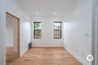 831 Cleveland St in Brooklyn, NY - Building Photo - Building Photo