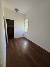 8835 S Commercial Ave in Chicago, IL - Building Photo - Building Photo