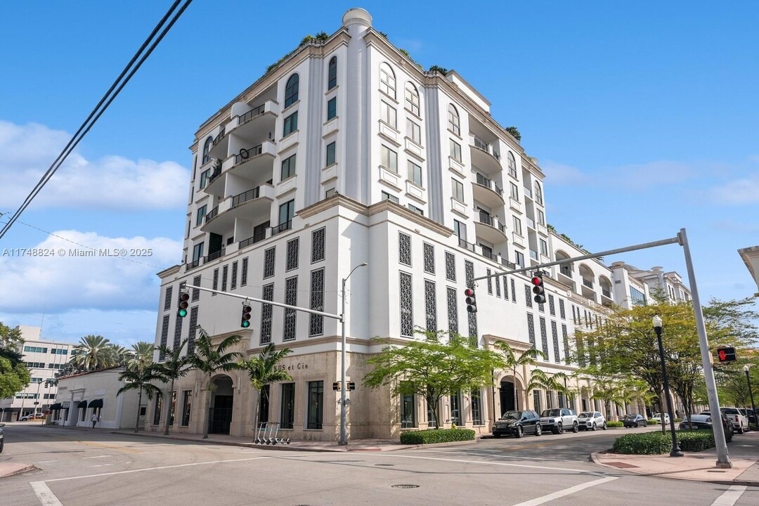 275 Giralda Ave, Unit 7B in Coral Gables, FL - Foto de edificio