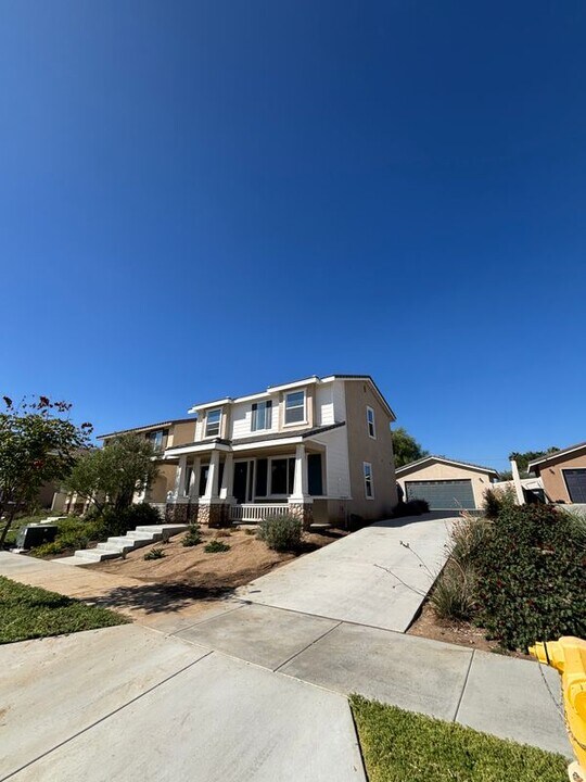356 Faith Cir in Perris, CA - Building Photo