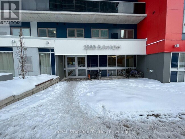 258B Sunview St in Waterloo, ON - Building Photo - Building Photo