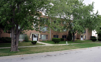 7751-7757 S Oconto Ave Apartments