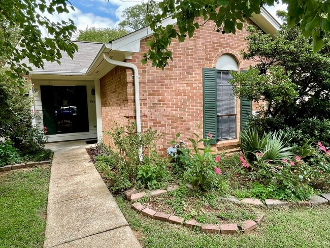 588 Hollow Wood Rd in Montgomery, AL - Building Photo - Building Photo