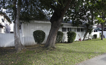 6716 Whitsett Ave in North Hollywood, CA - Building Photo - Building Photo