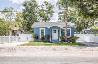 8907 N Blvd in Tampa, FL - Building Photo