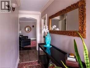 193 Vine St in St Catharines, ON - Building Photo - Building Photo